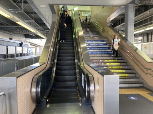 瀬谷駅エスカレーター